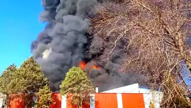 Kırklareli Büyükkarıştıran'da Fabrika Yanıyor!