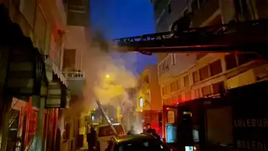 Lüleburgaz'da 3 Katlı Binası Yandı!